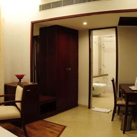 Lotus Park Hotel Bangalore Ngoại thất bức ảnh