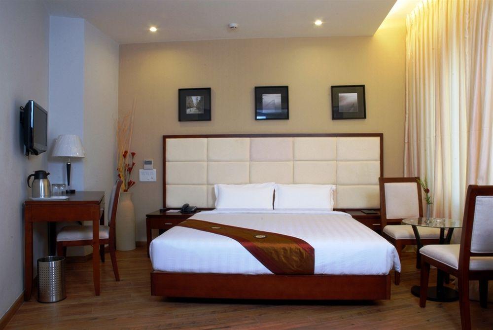 Lotus Park Hotel Bangalore Ngoại thất bức ảnh